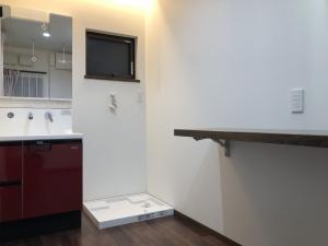 雨の日も洗濯可能なランドリールーム
折りたたみのカウンターがポイント