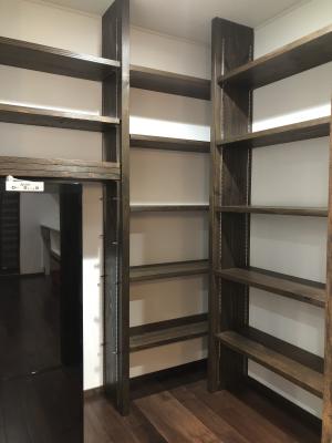 たっぷり収納パントリー
冷凍庫も完備